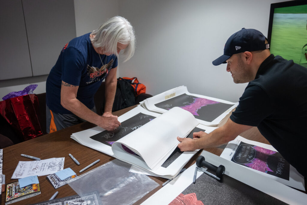 Def Leppard sign artwork for Soundwaves.